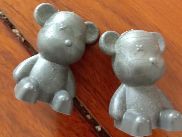 濟寧安屹工貿(mào)承接注塑模具和注塑產(chǎn)品專業(yè)代工，金日接單網(wǎng)紅小熊杯，日產(chǎn)8萬只